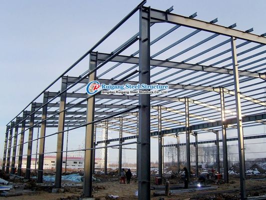 Профессионально спроектированная стеклянная крыша PEB Стальная структура Хранилище